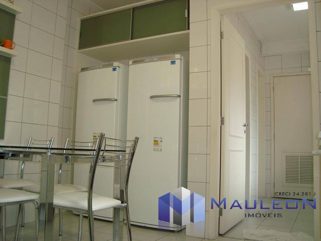 Apartamento à venda com 3 quartos, 151m² - Foto 9