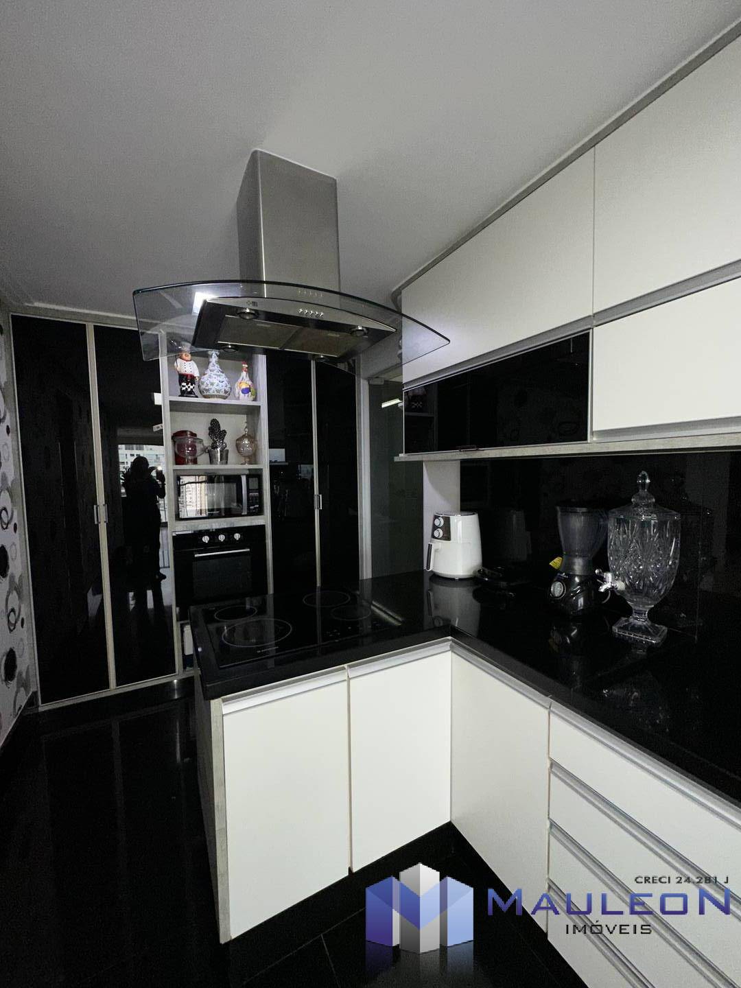 Apartamento à venda com 3 quartos, 137m² - Foto 33