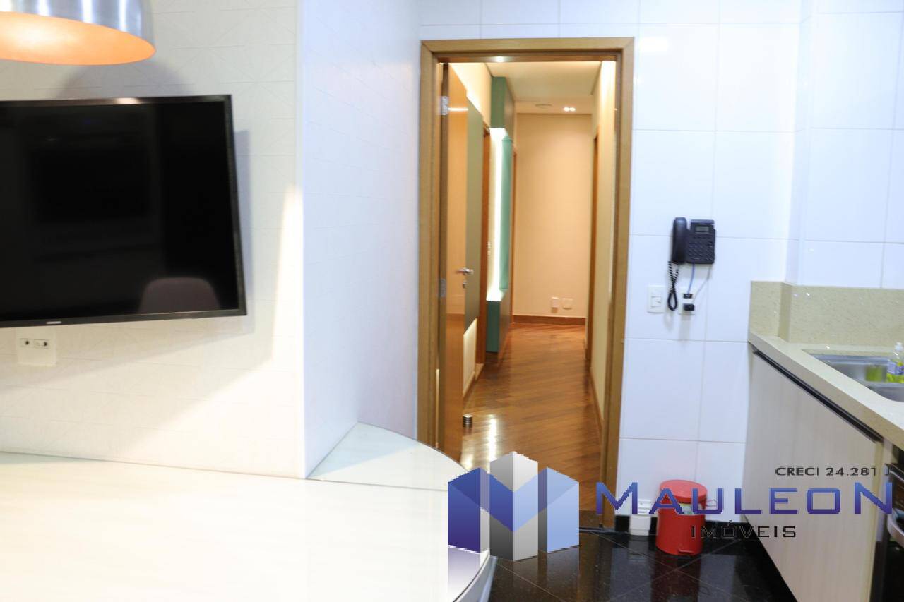 Apartamento à venda com 3 quartos, 218m² - Foto 12