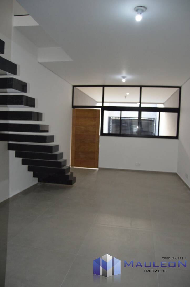 Sobrado para alugar com 3 quartos, 130m² - Foto 1